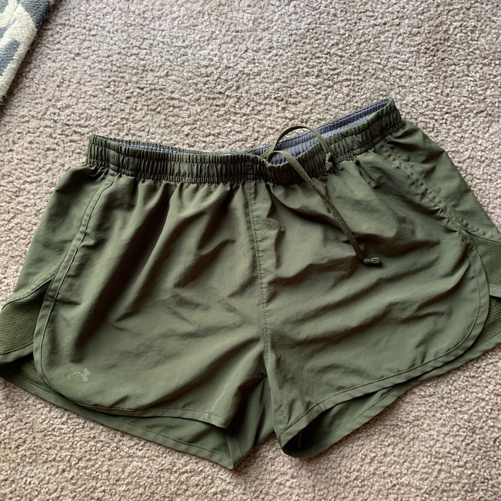 Shorts - Picture 2 of 3